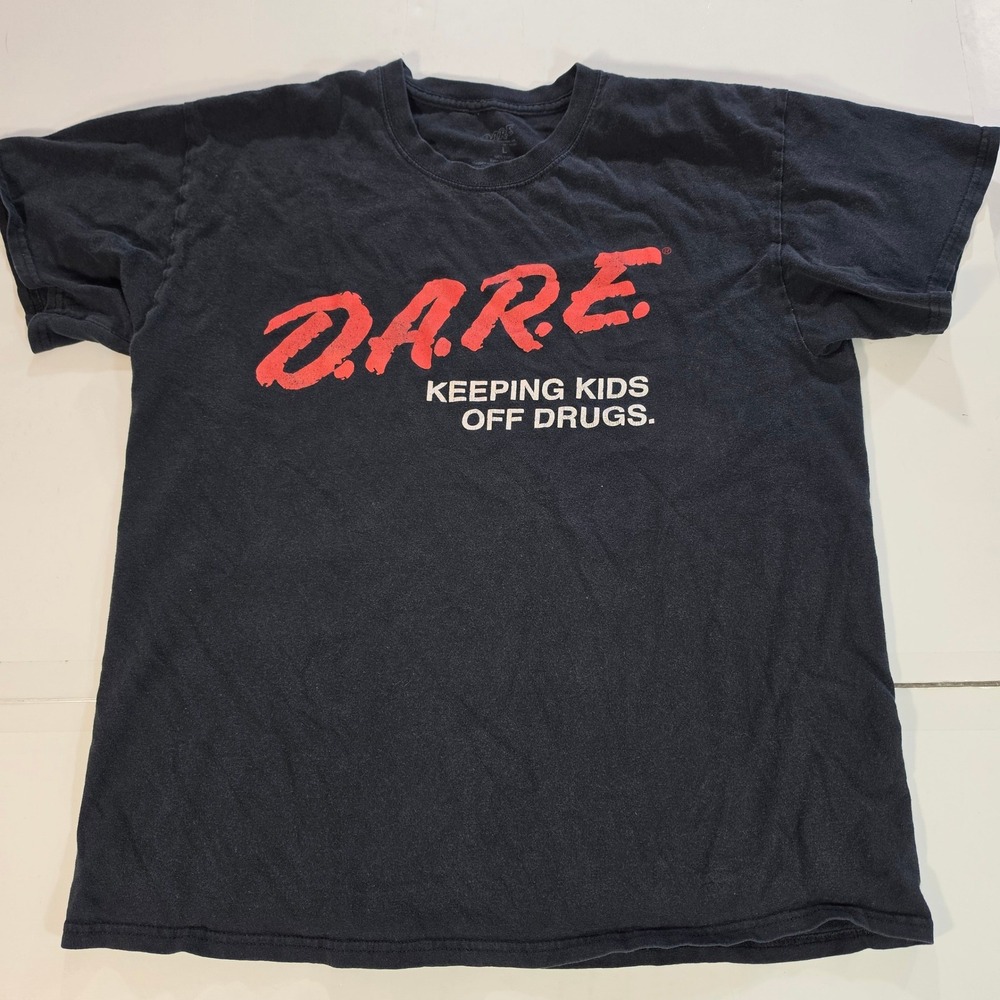 DARE T Shirt Mens Large Black Keeping Kids Off Drugs Graphic Tee Retro 90s Style